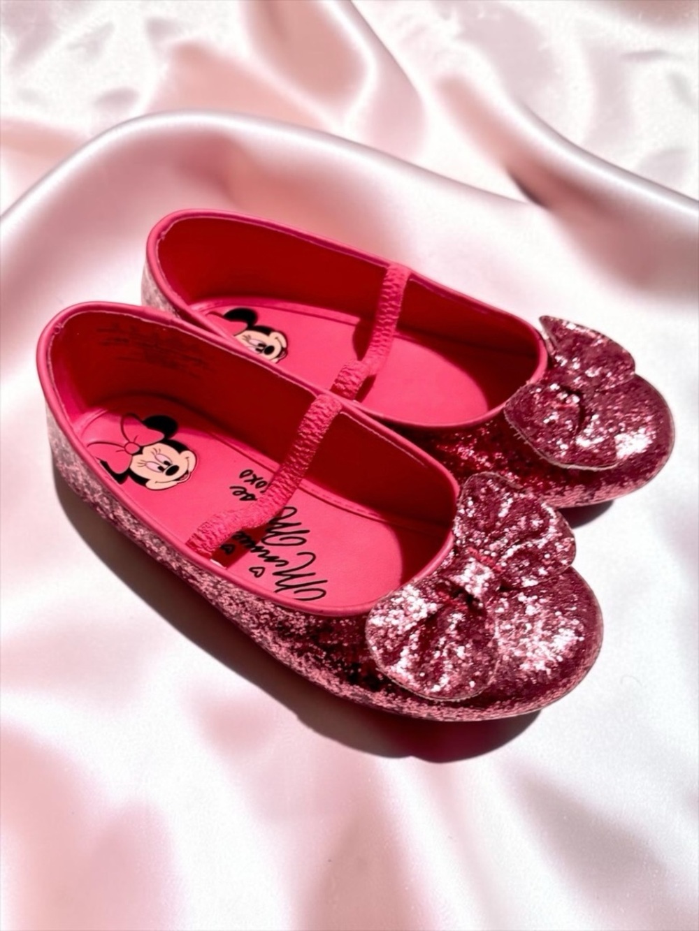Disney Minnie Mouse Pink Smooth‑Glitter Bow Flats – Little Kid Size 13
